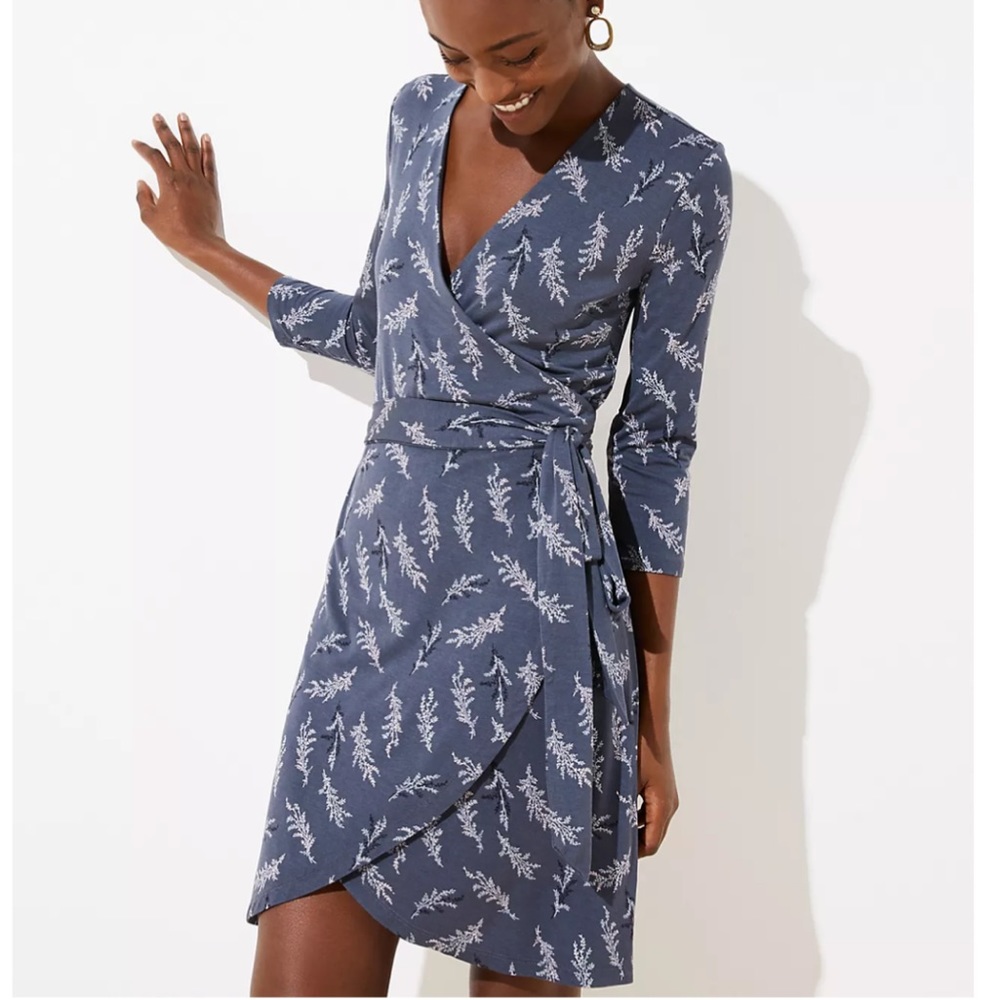 LOFT 🤍 NWOT🌿 Leafy Wrap Dress